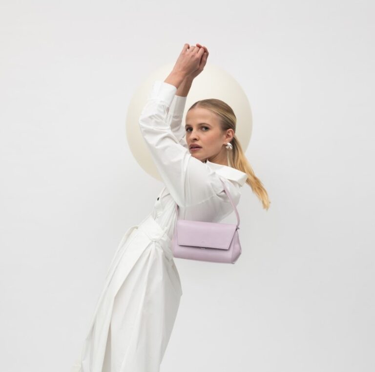 Ikon Clutch Lila 768x762