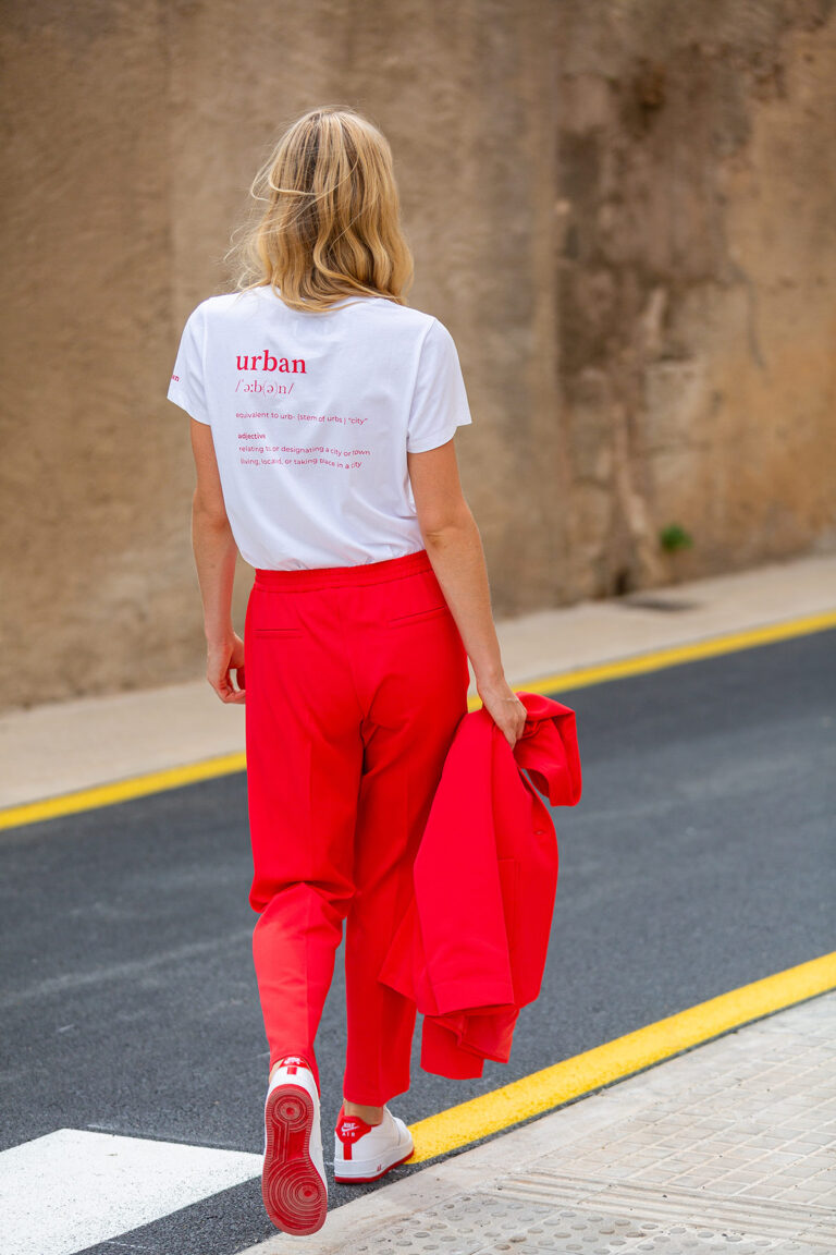 7064@WHITE@CAMPAGNE1 768x1152