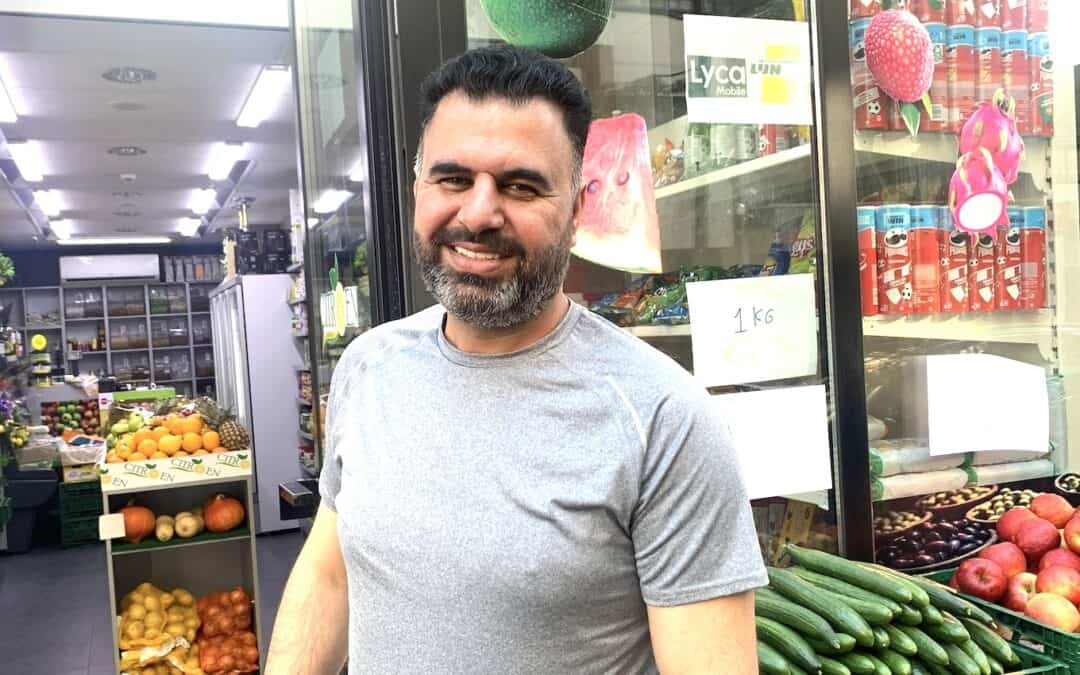 Farhan in de Nationalestraat: “Met een winkel sta je dichter bij de mensen.”